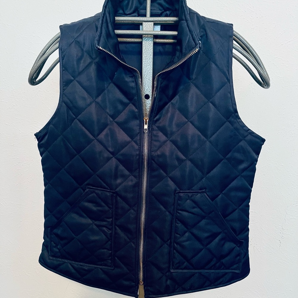 WannaB Navy Quilted Vest Size Large - Picture 2 of 6